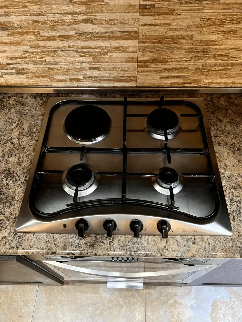 До и после уборки компании Greeny